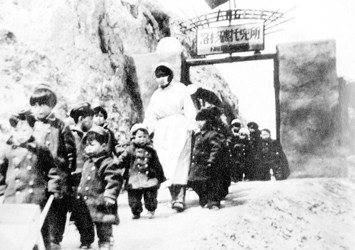 中央托儿所.jpg